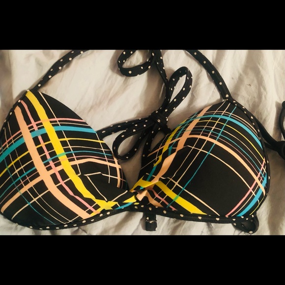 Bikini Bundle - Picture 2 of 8